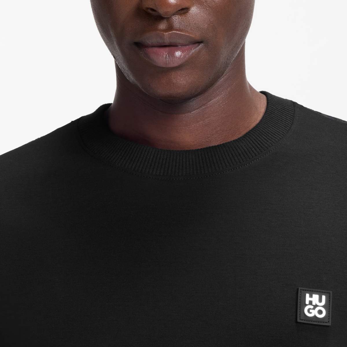 【HUGO雨果】肩部刺绣棉质休闲版型 T 恤