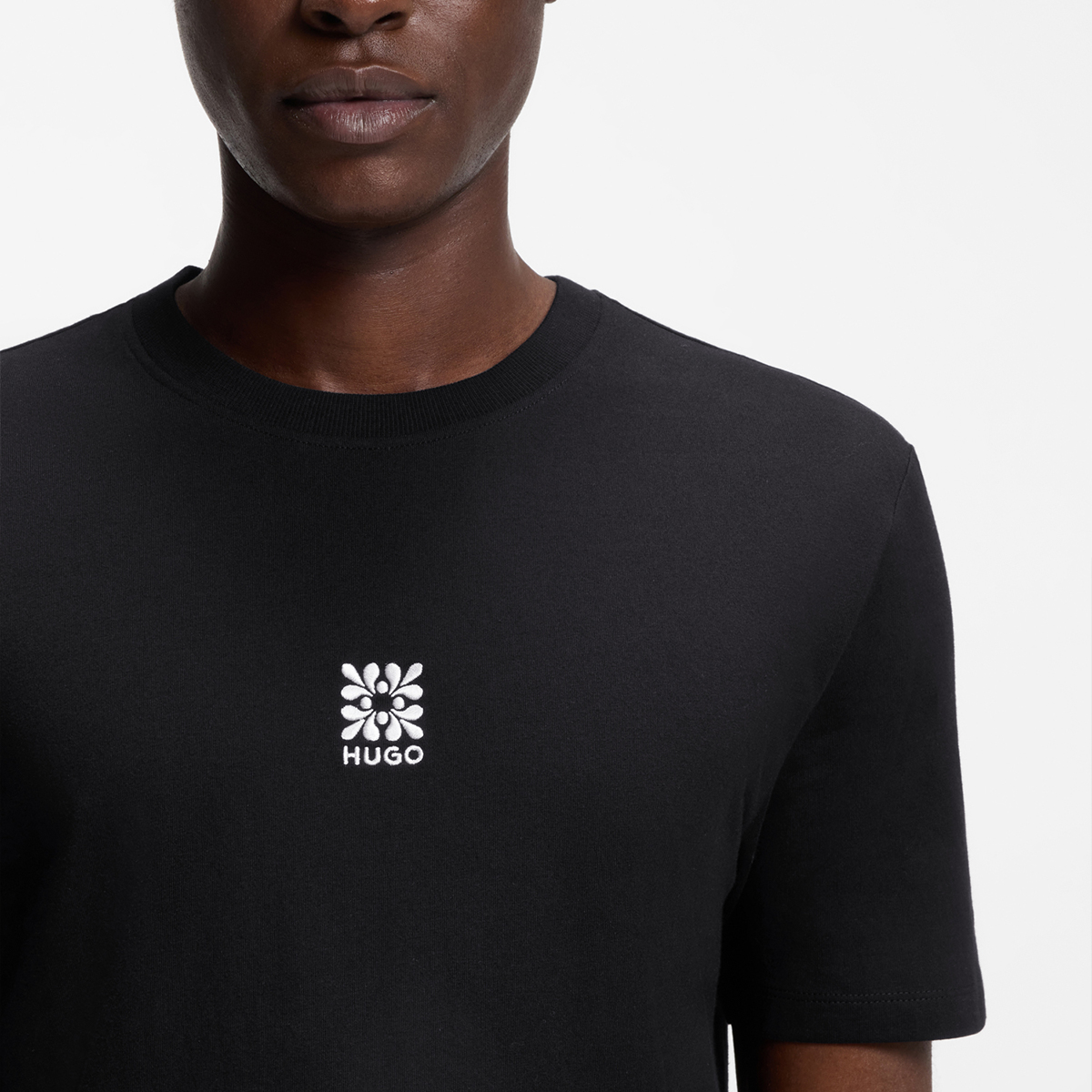 【HUGO雨果】徽标刺绣图案棉质平纹布 T 恤