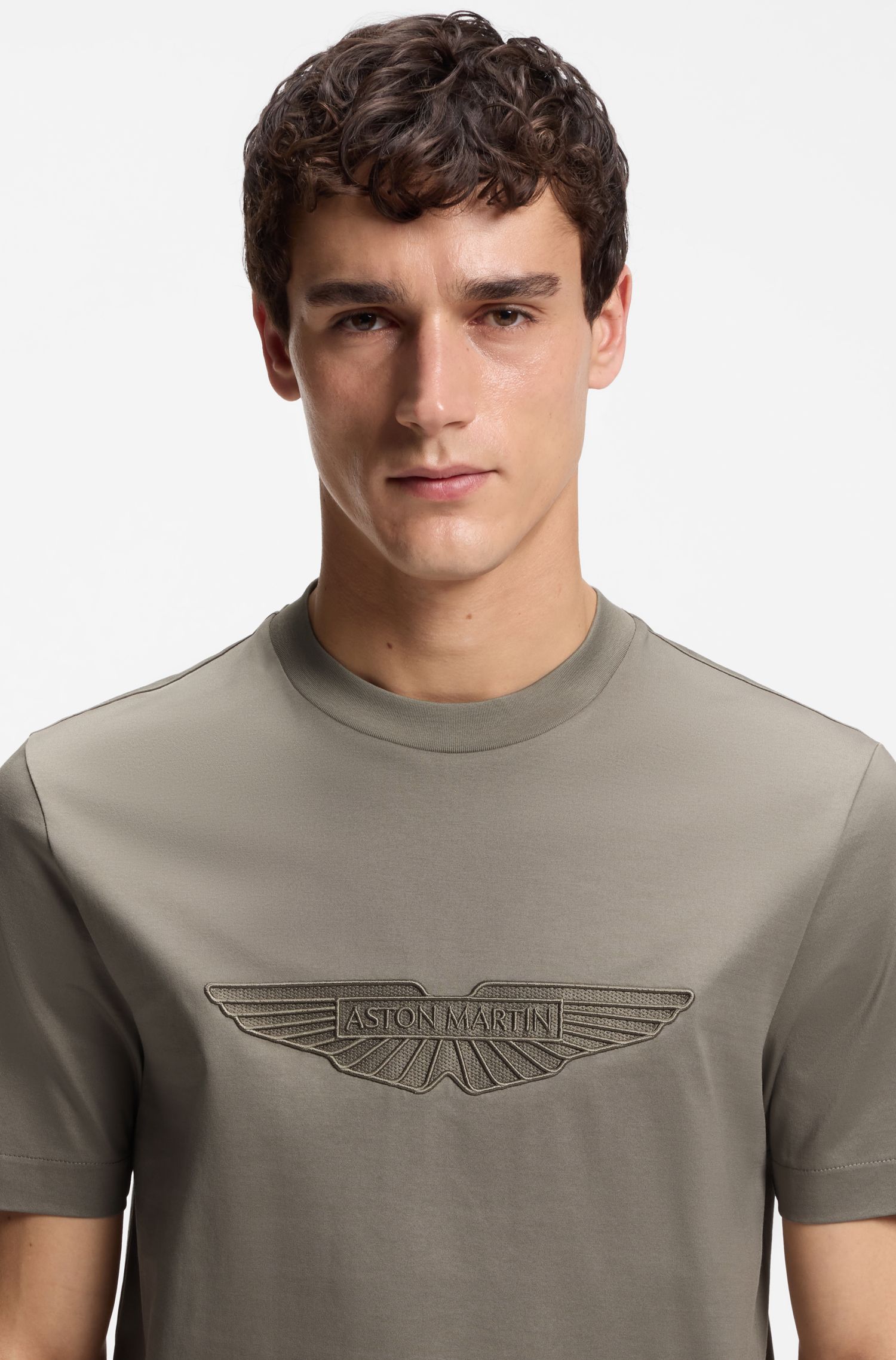 【BOSS博斯】BOSS x ASTON MARTIN 刺绣翼形图案丝光棉 T 恤